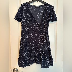 Relipop woman’s wrap dress size medium